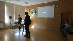 27.В.Вітер перед початком фільму в Українській гімназії